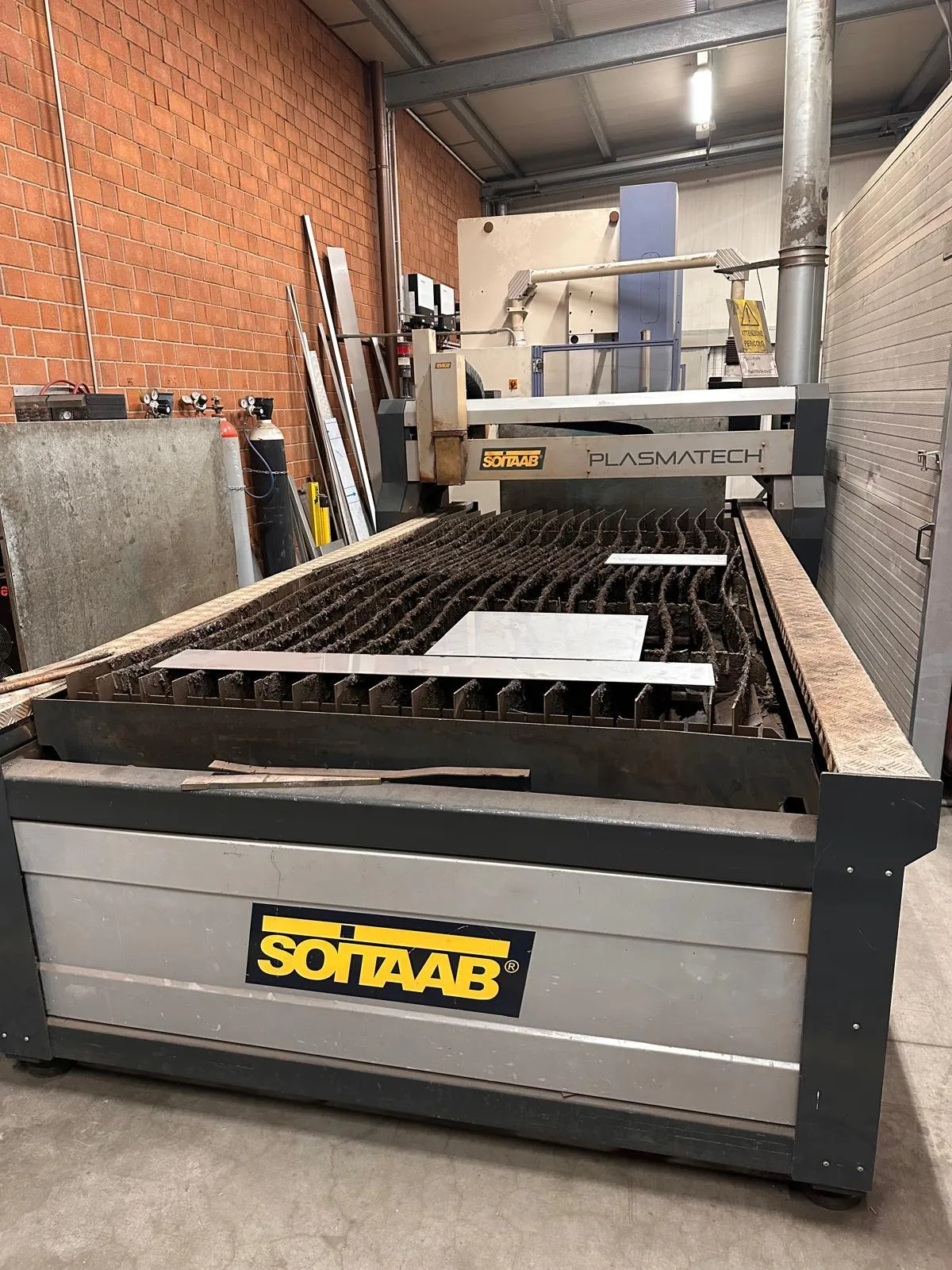 Soitaab PLASMA RED 1500×3000
